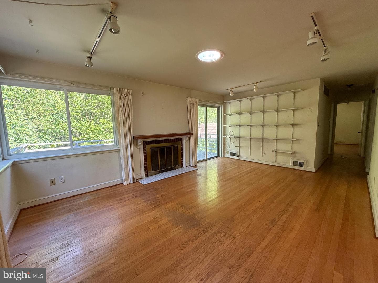 7028 Bradley Circle photo 7