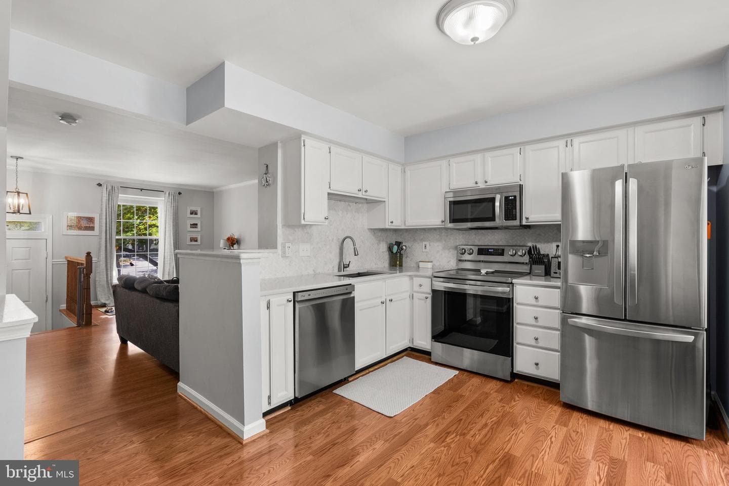 6592 Skylemar Trail photo 5