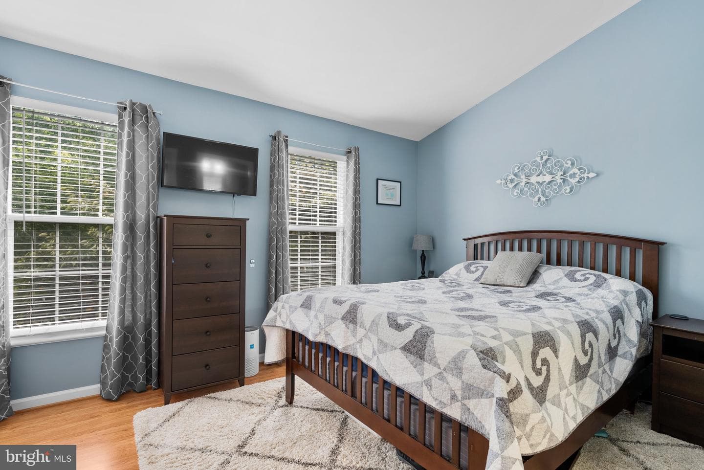 6592 Skylemar Trail photo 8