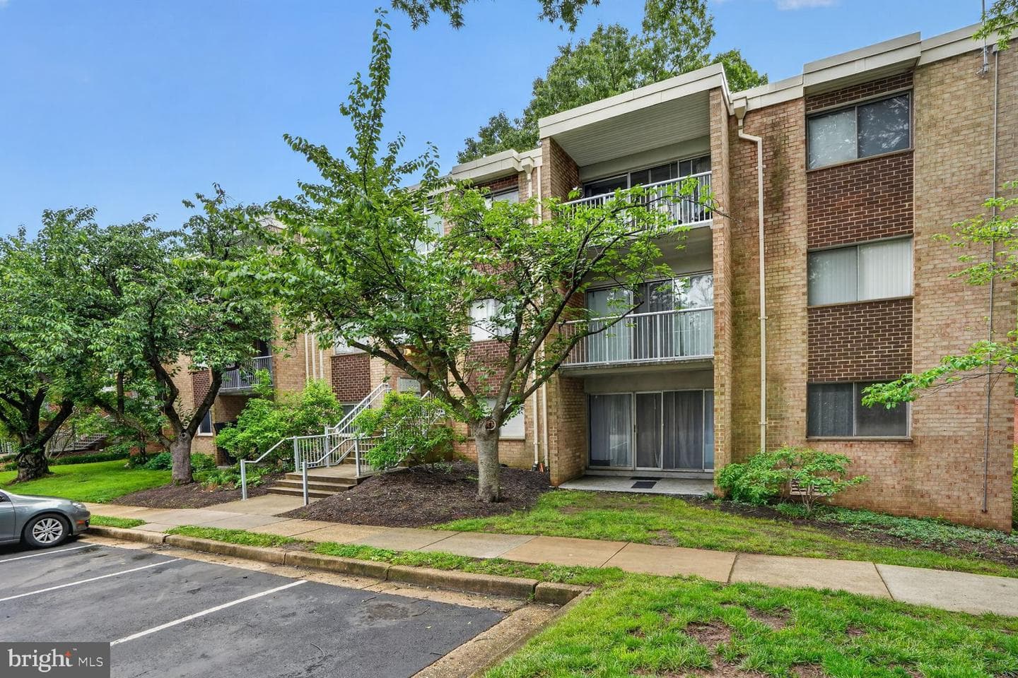 2911 Charing Cross Road #8, Falls Church
