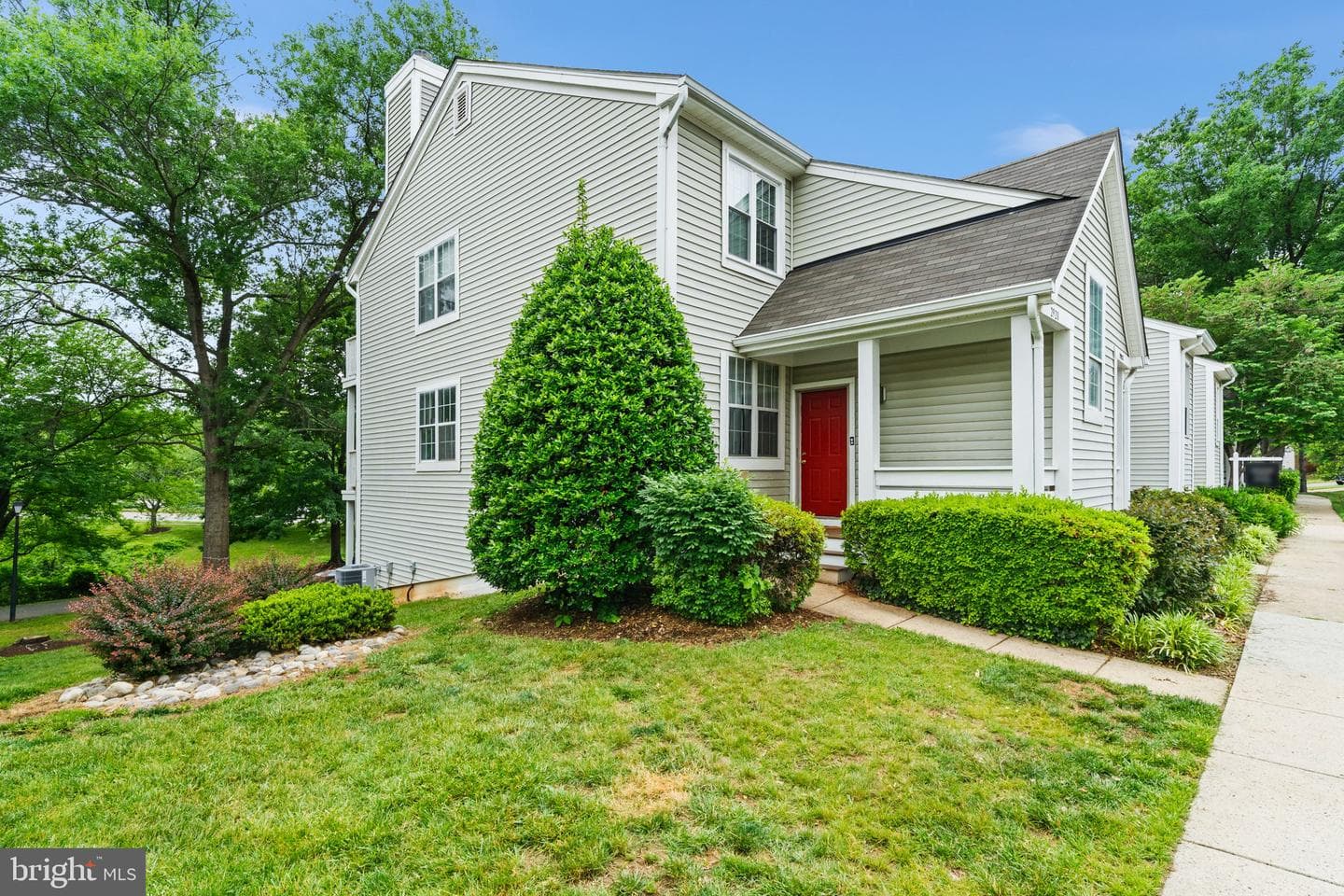 2912 Yarling Court photo 3