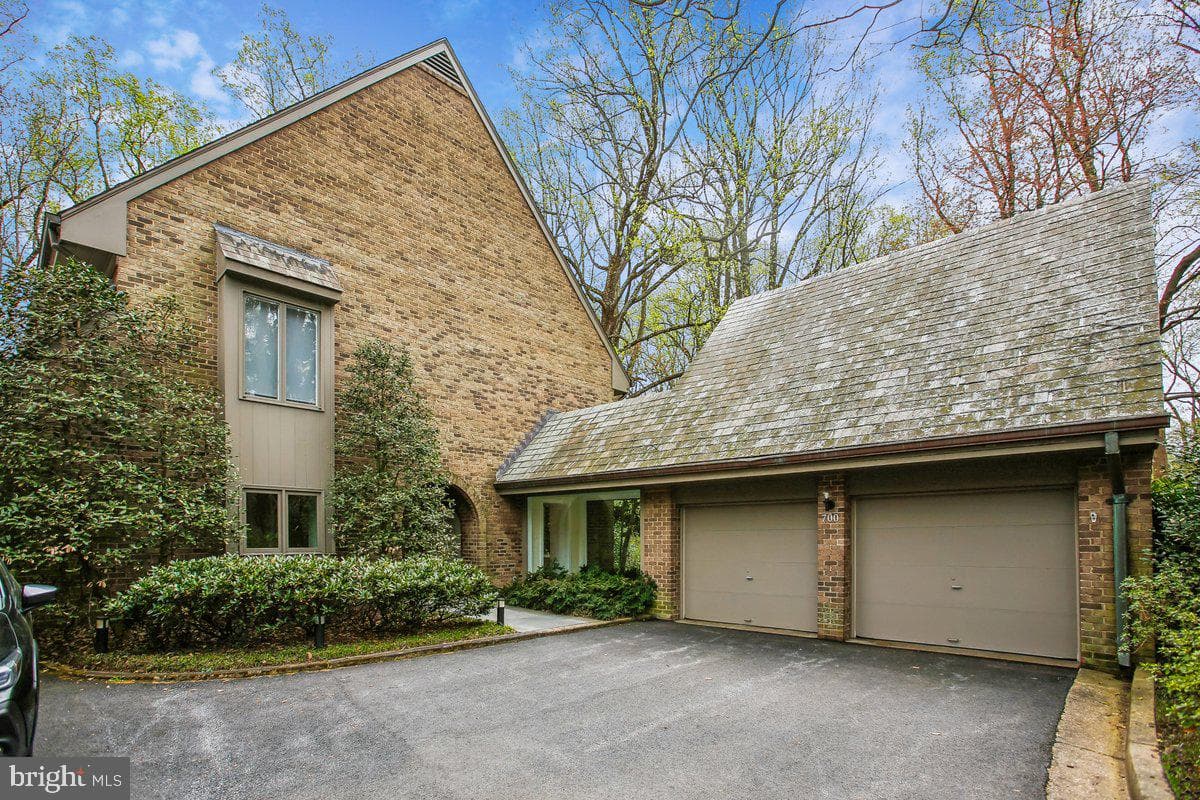 700 Belgrove Road, Mclean