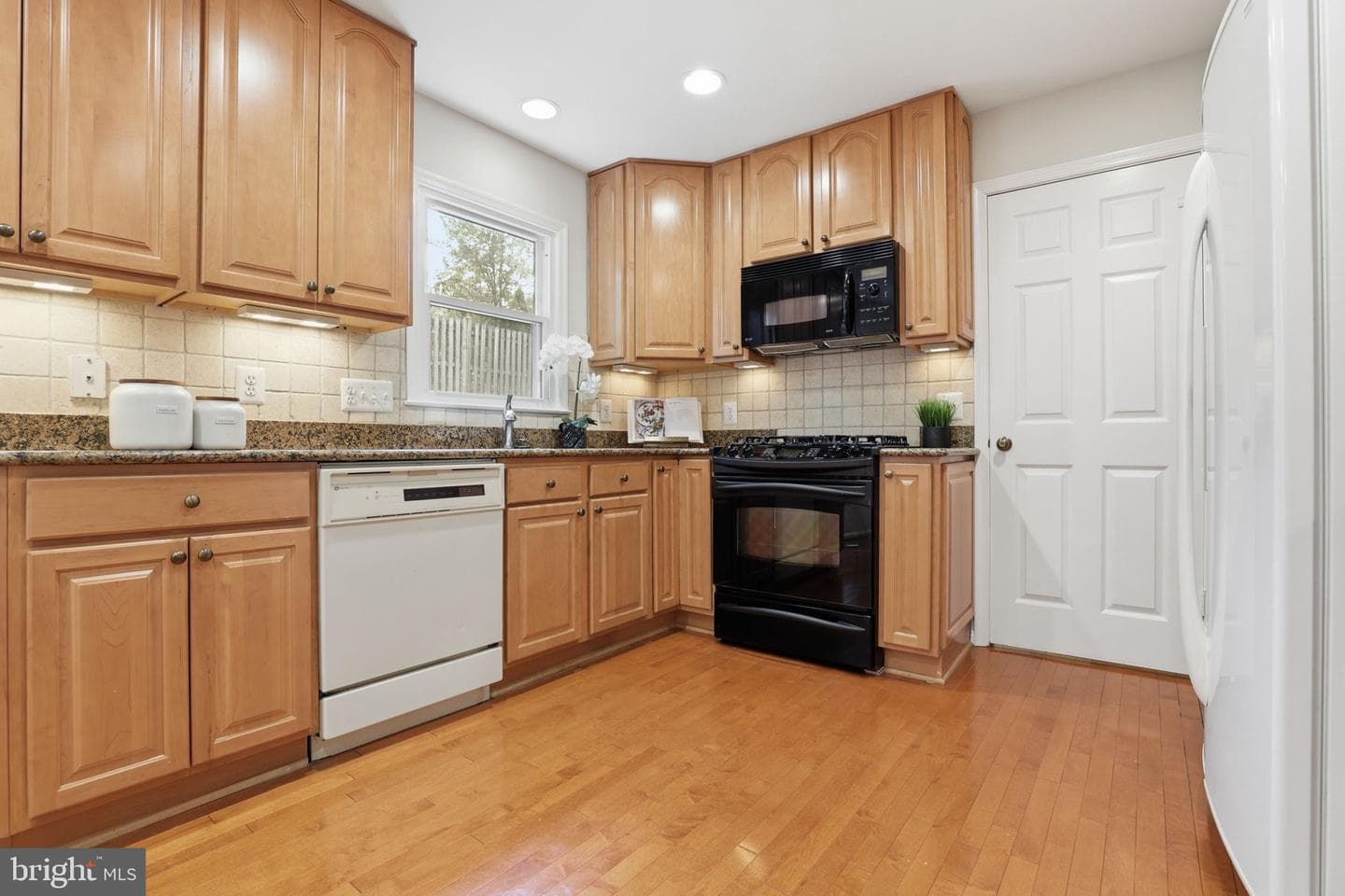 219 Apple Blossom Court photo 20
