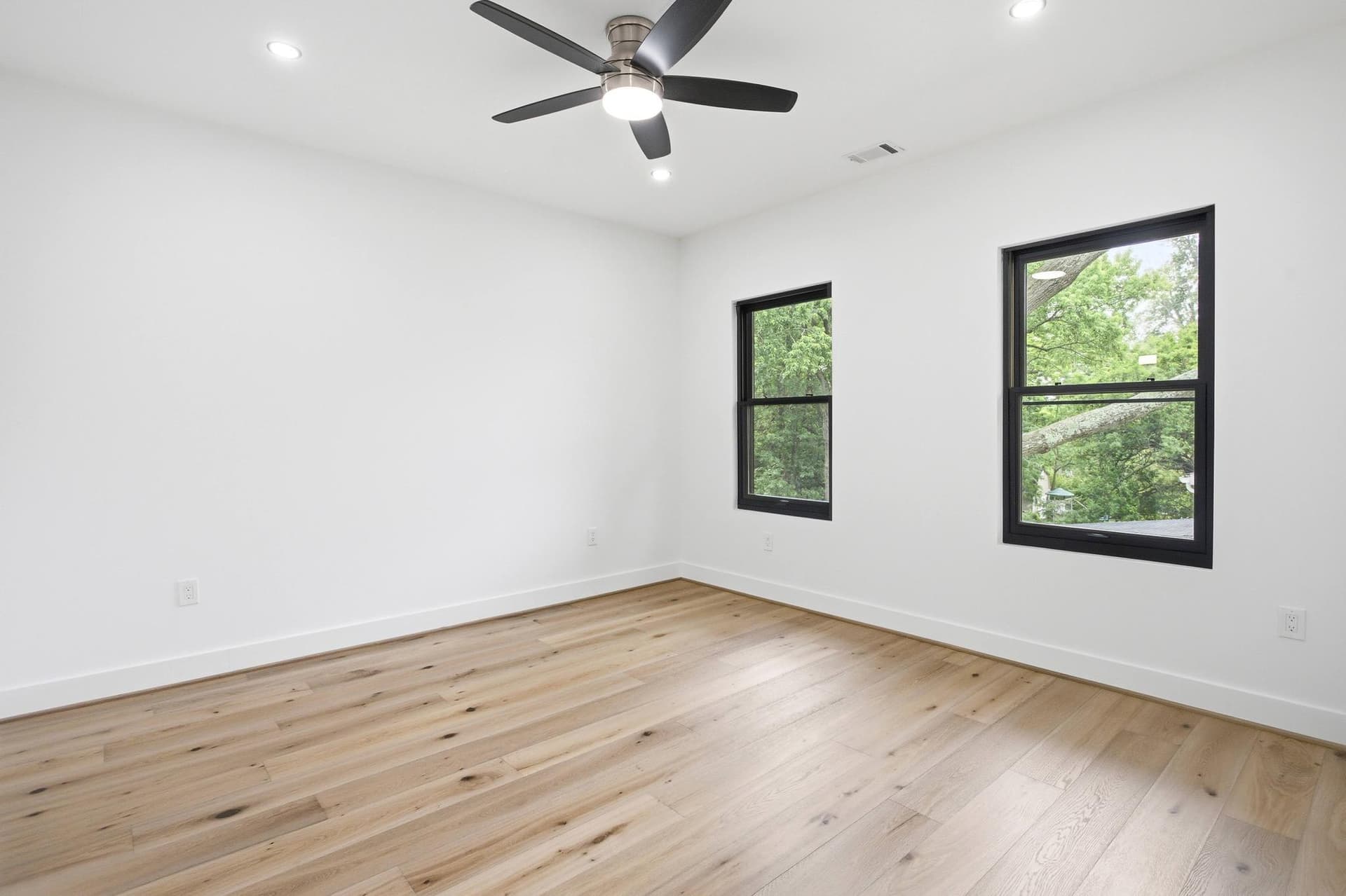 2919 Lawrence Drive photo 27
