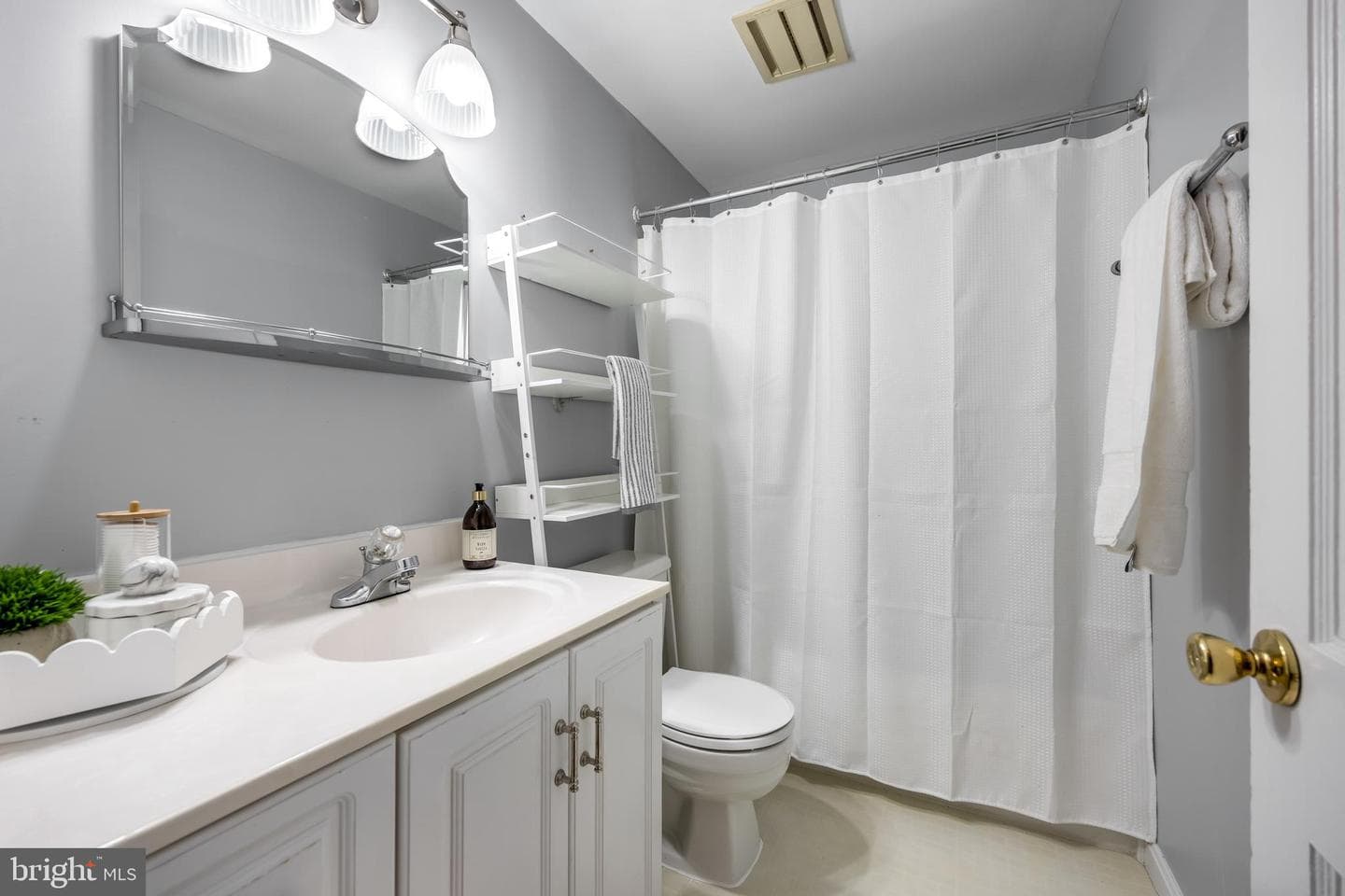 2833 Bolling Road photo 23