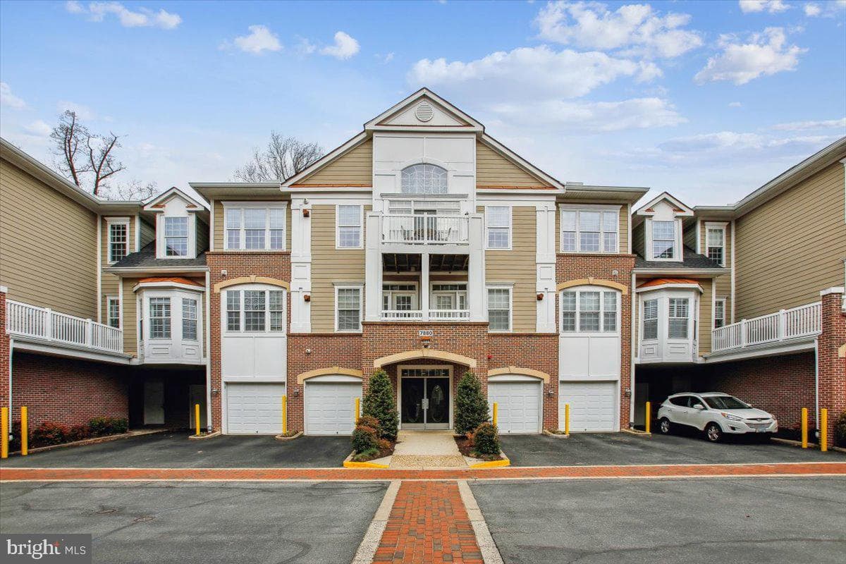 7880 Rolling Woods Court #2103, Springfield