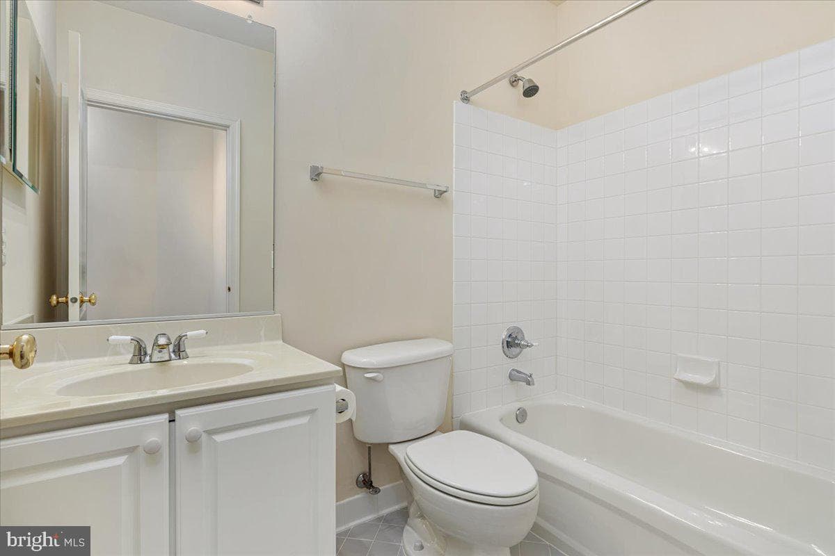 12221 Harbor Town Circle photo 46