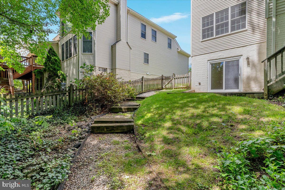 12221 Harbor Town Circle photo 54