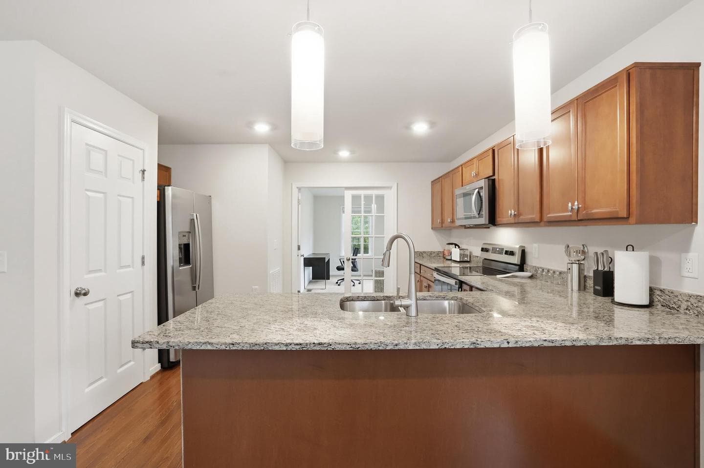 8528 Engleside Street photo 11