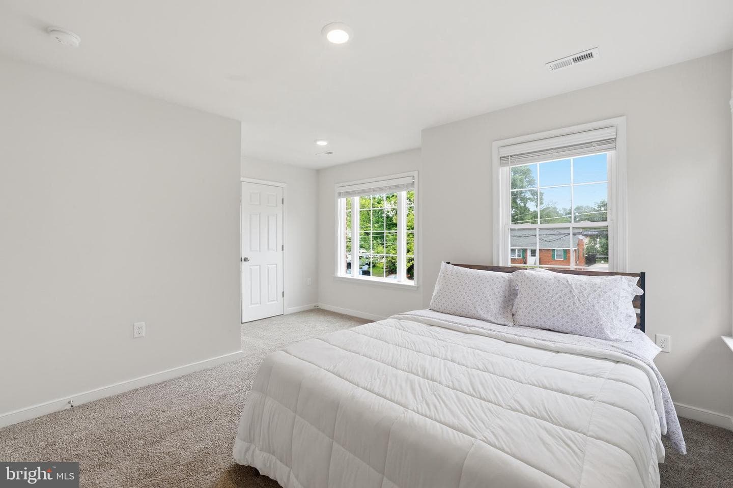 8528 Engleside Street photo 22