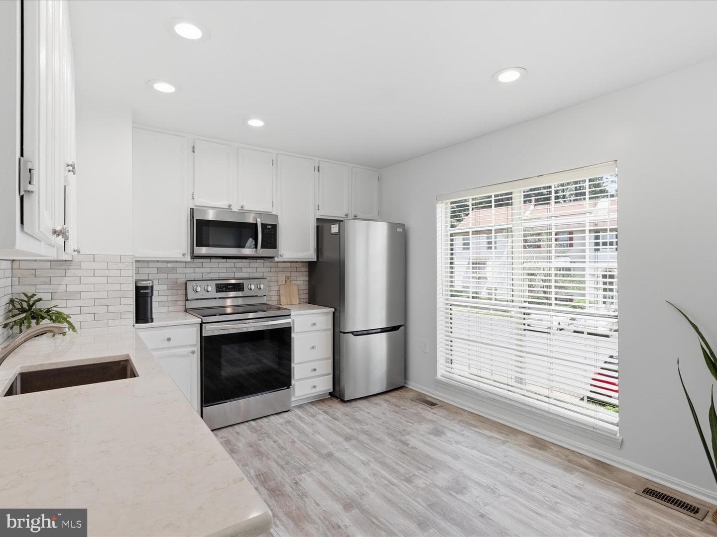 5742 Burke Towne Court photo 18