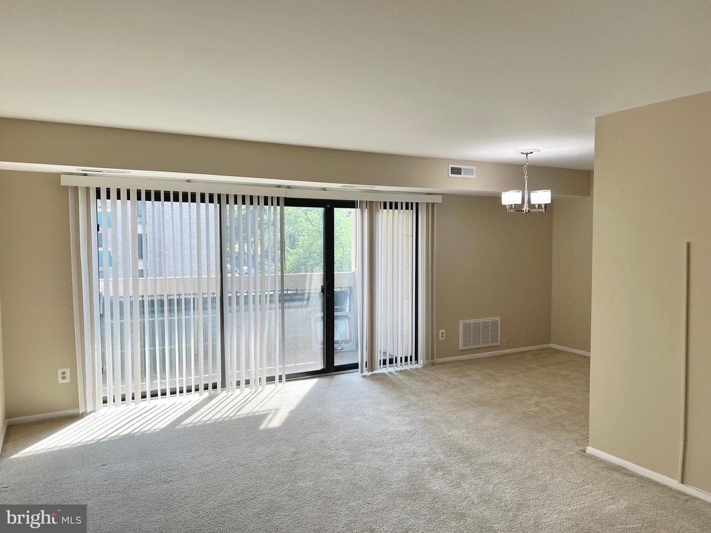 6141 Leesburg Pike #404 photo 3