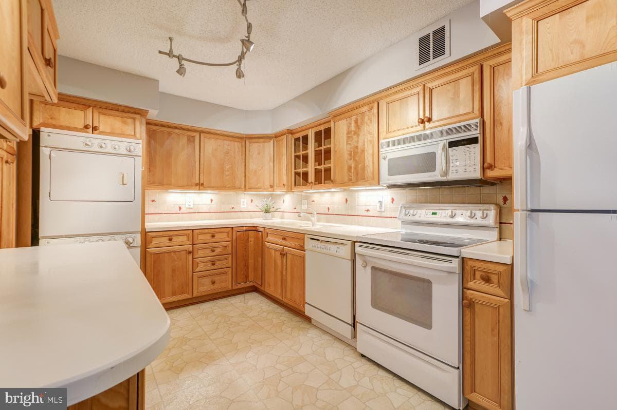 5902 Mount Eagle Drive #1501 photo 13