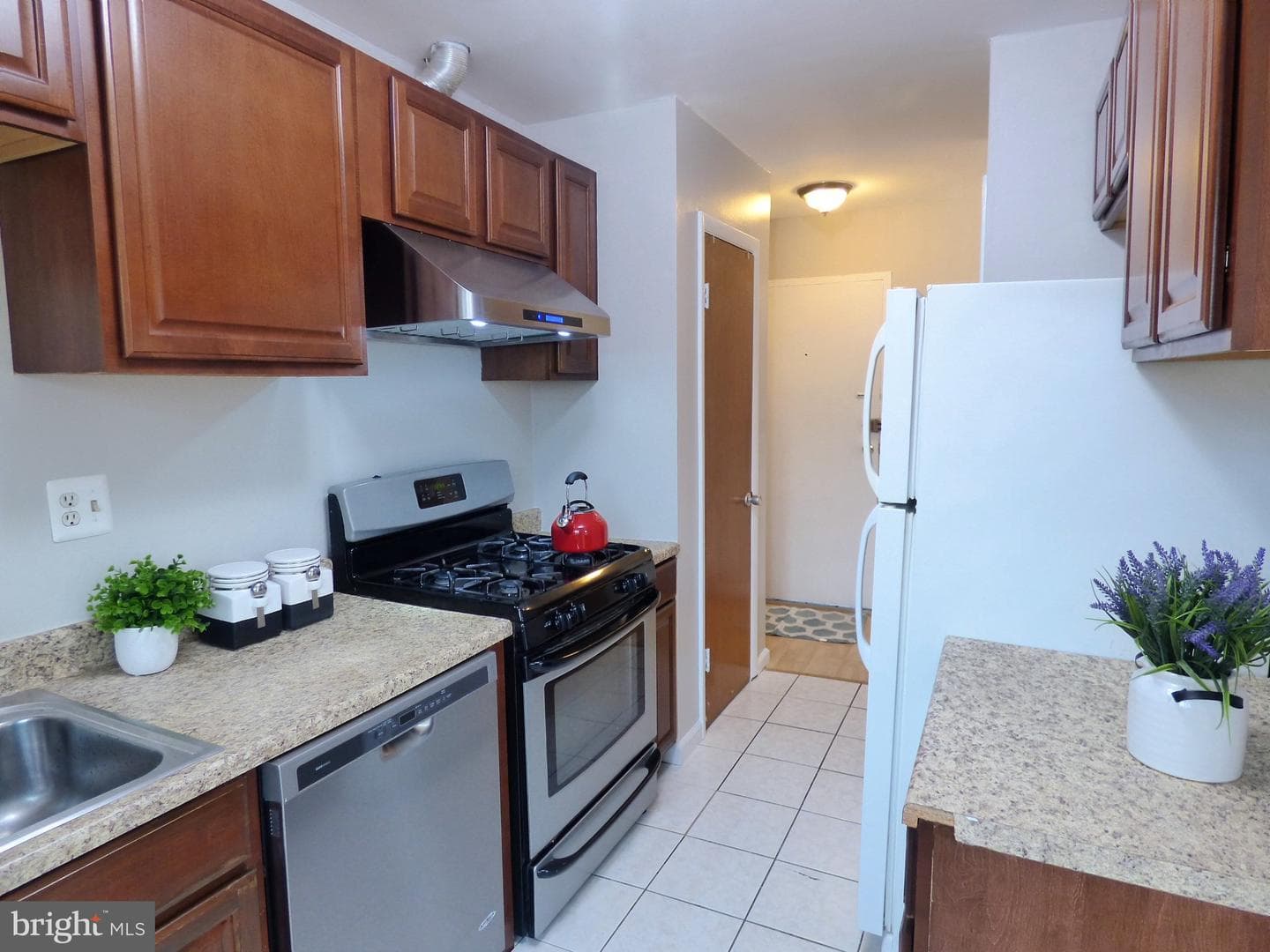 4104 Daniels Avenue #402 photo 5