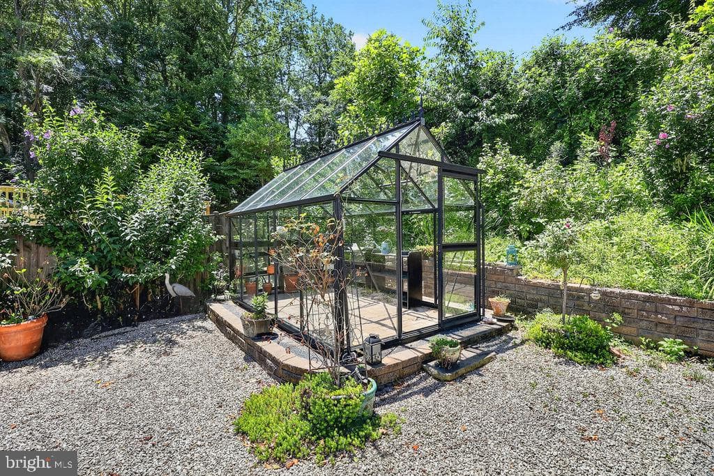 8471 Great Lake Lane, Springfield