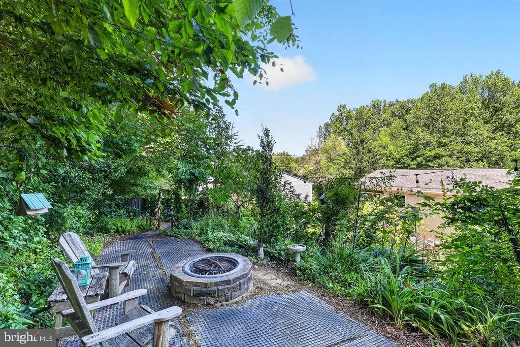 8471 Great Lake Lane photo 4