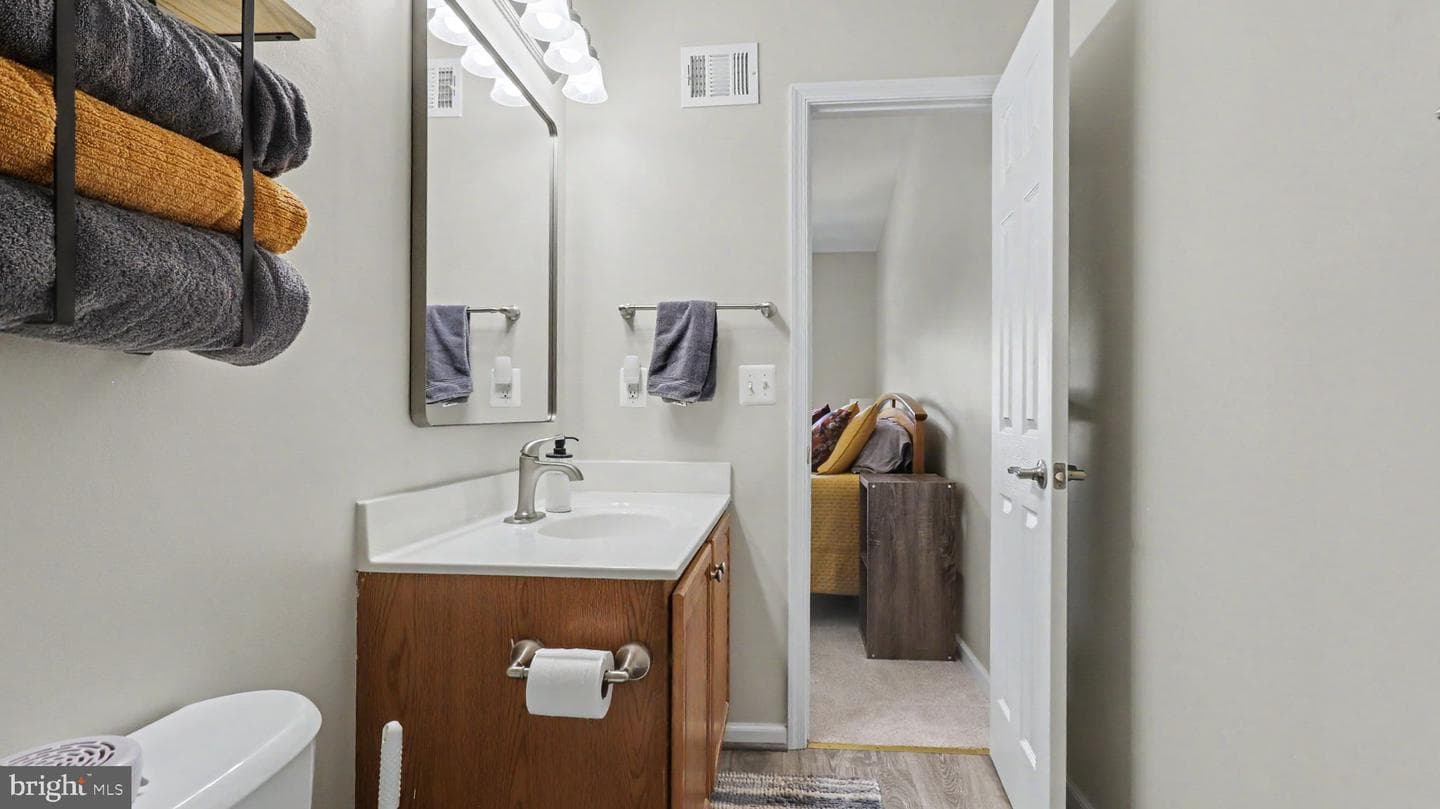8584 Enochs Drive photo 25