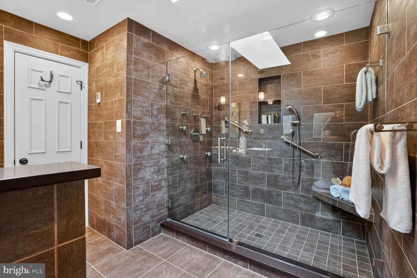 7007 Devereux Circle Drive photo 29