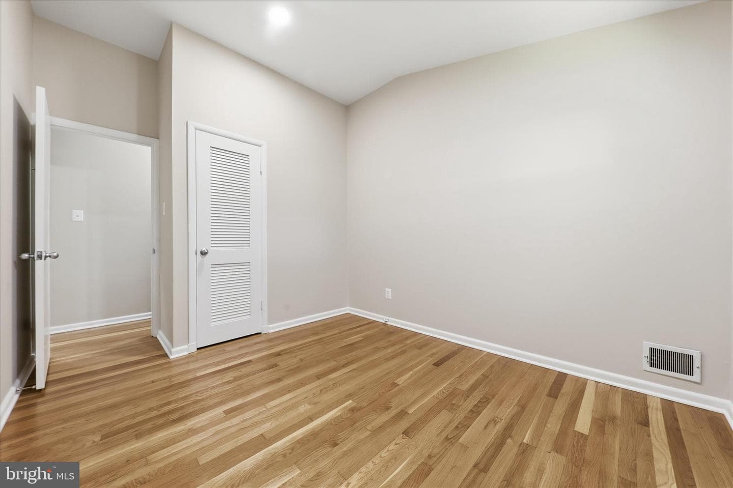 1608 Westmoreland Street photo 32