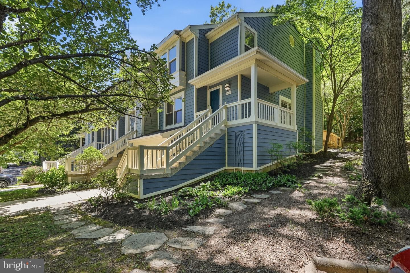 1609 Oak Spring Way, Reston