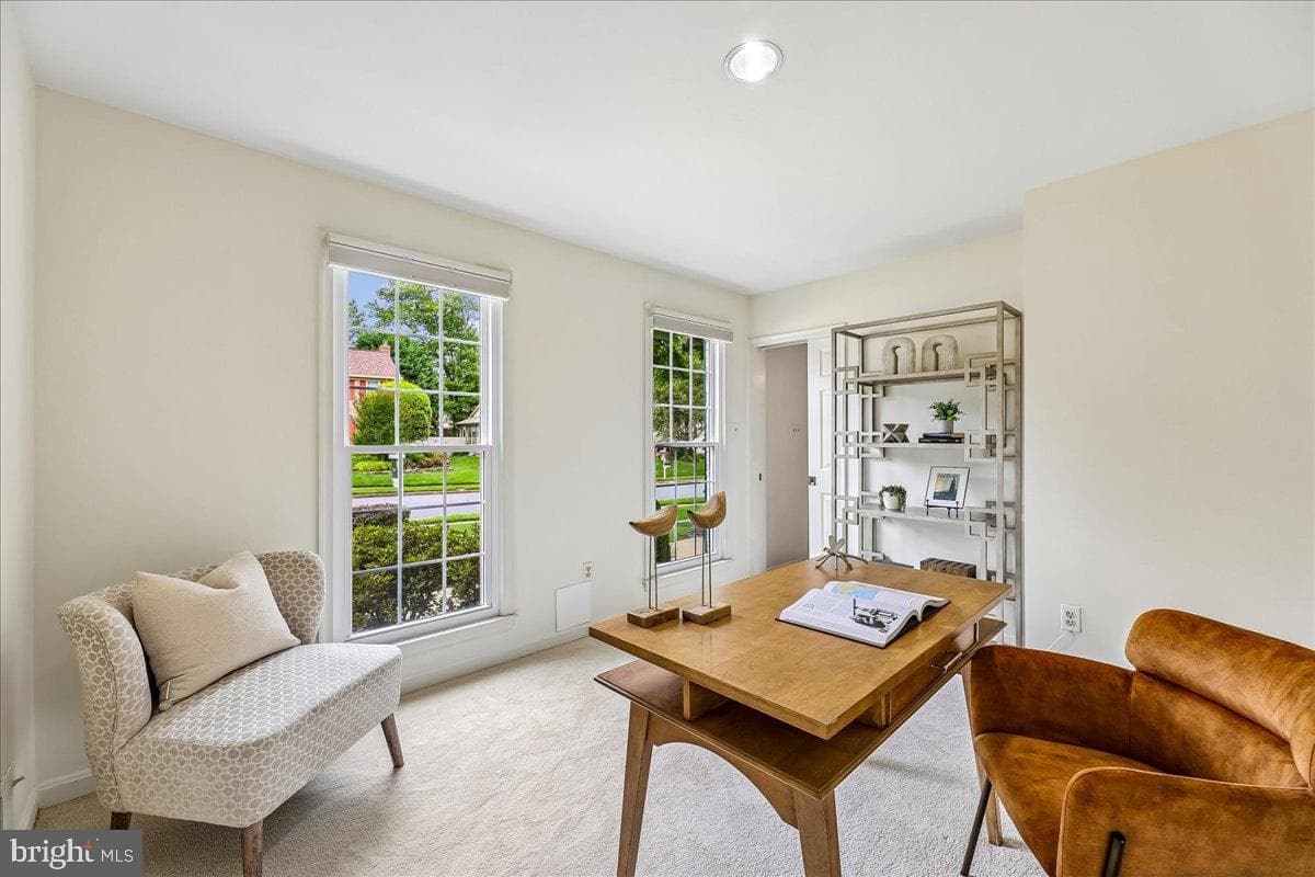 9804 Dansk Court photo 17