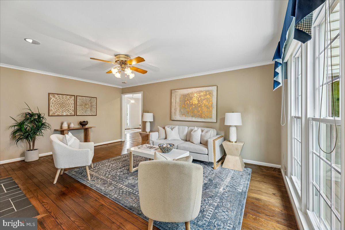9804 Dansk Court photo 21