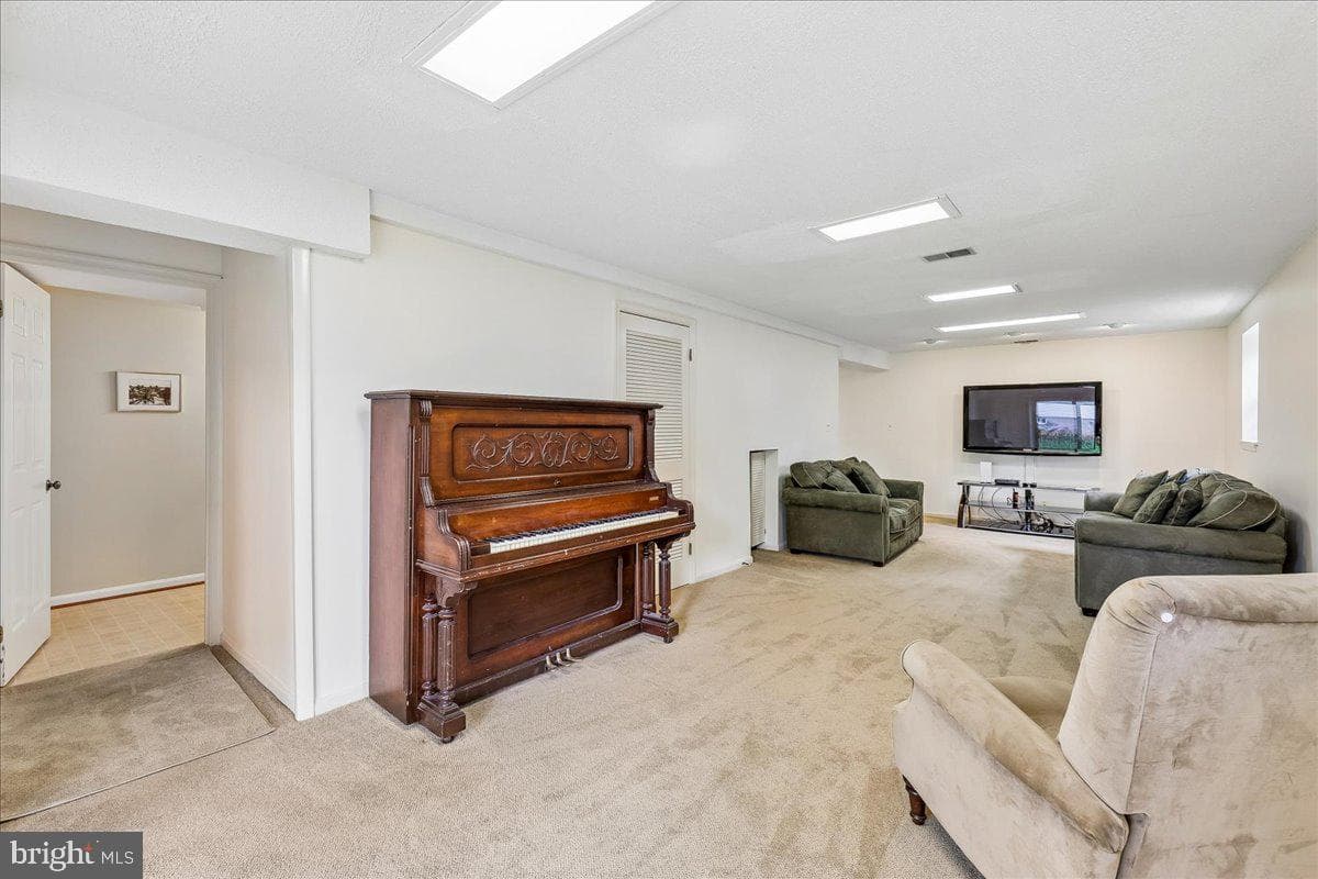 9804 Dansk Court photo 45