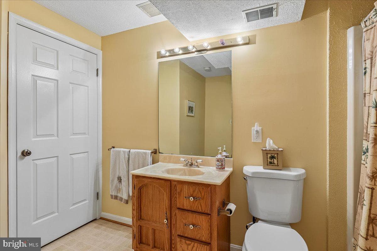 9804 Dansk Court photo 49