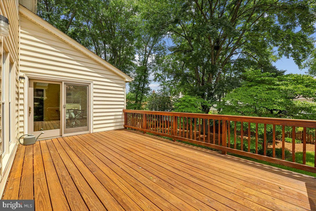 9804 Dansk Court photo 54