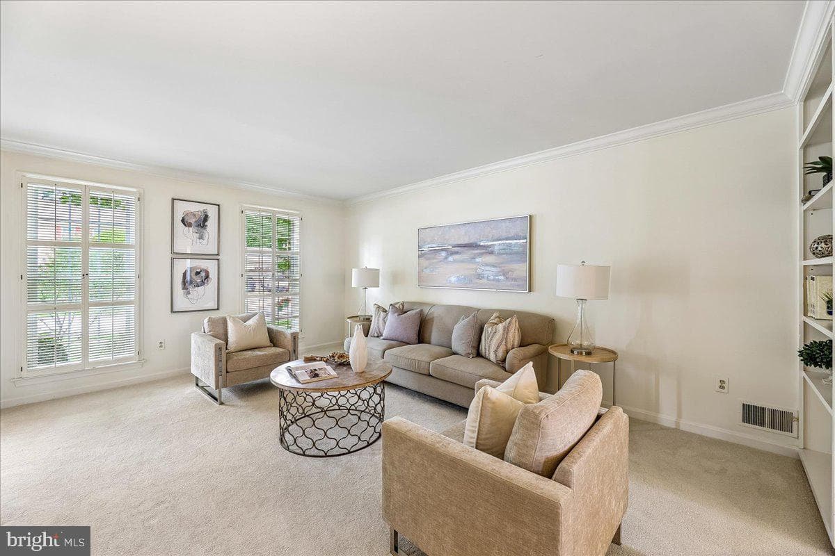 9804 Dansk Court photo 6