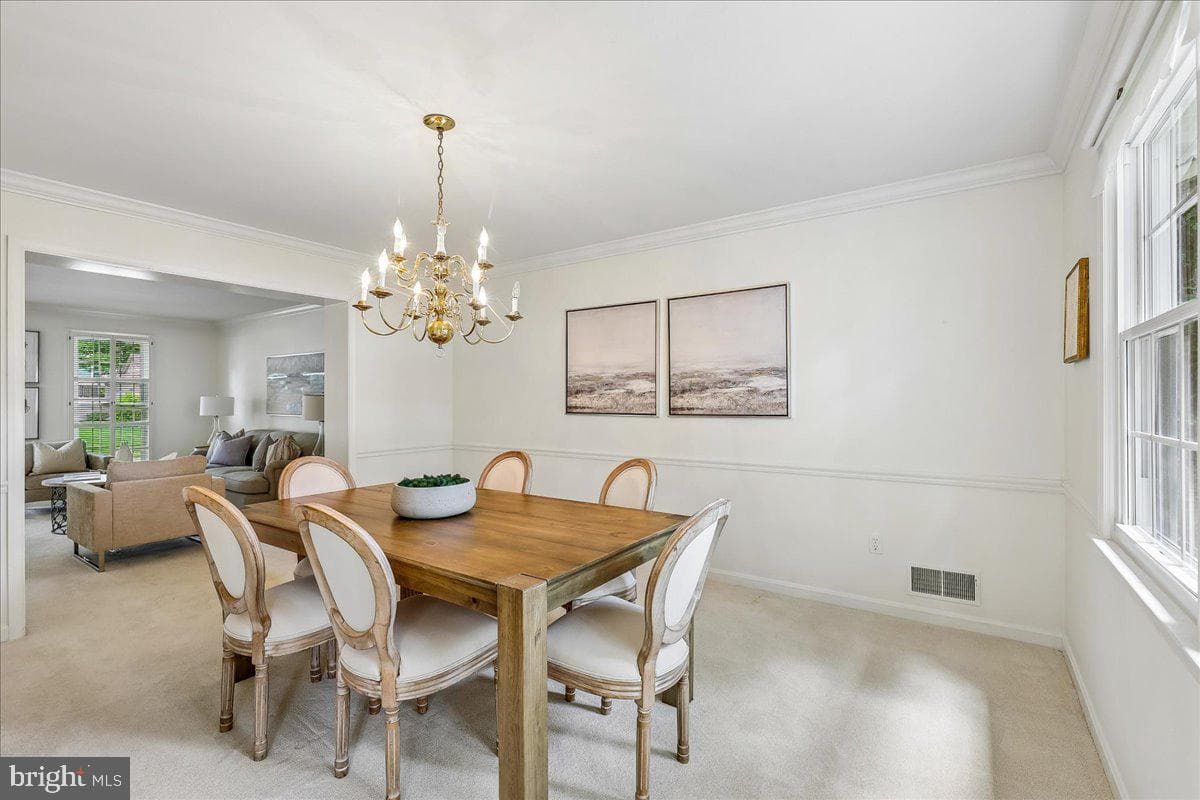 9804 Dansk Court photo 8