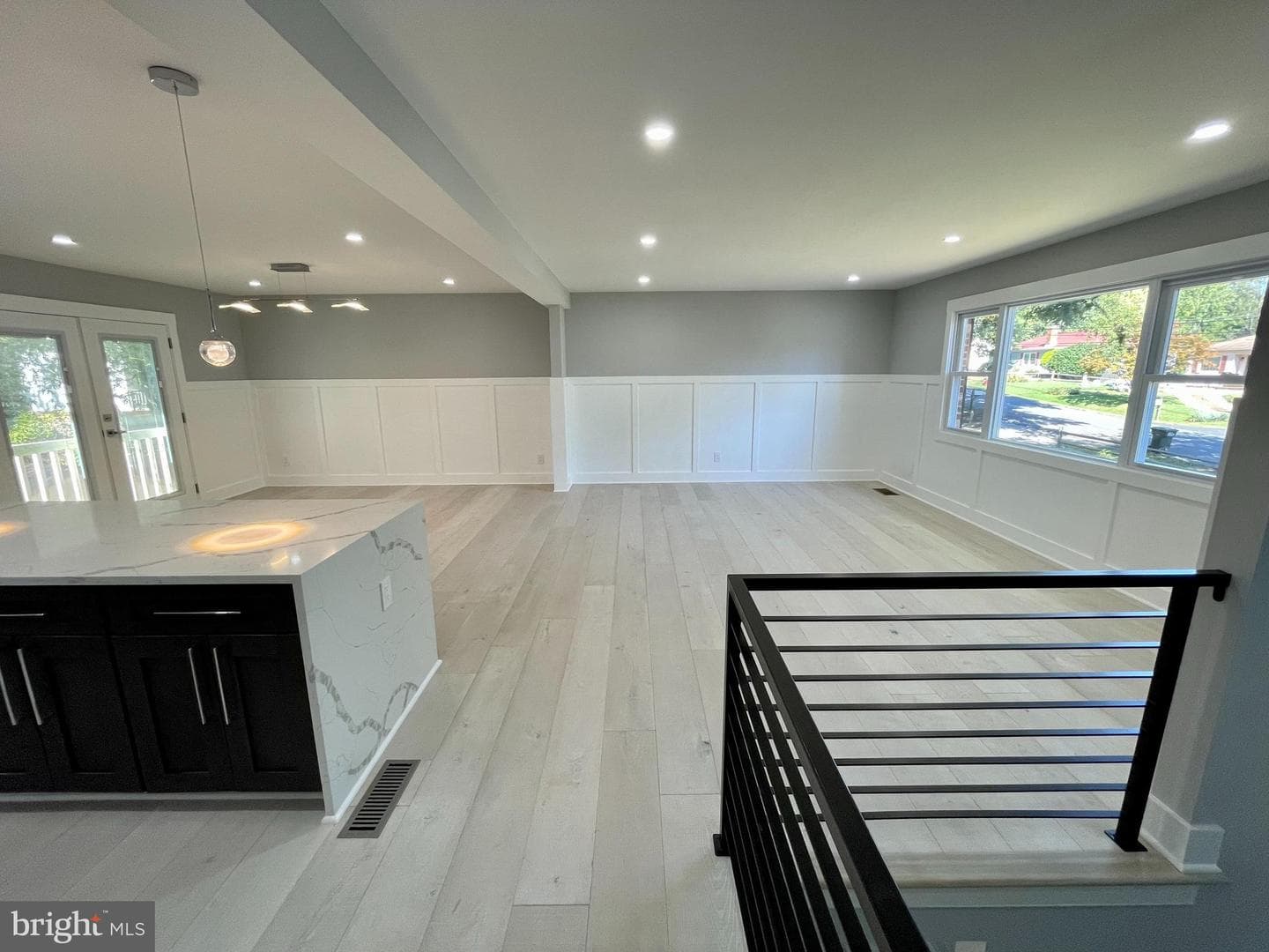 8638 Vernon Avenue photo 10