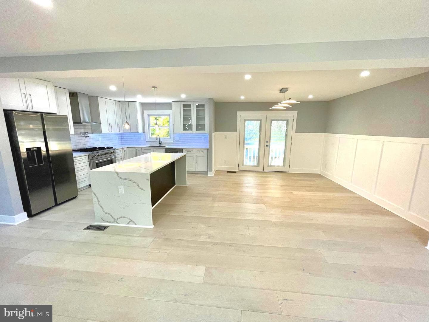 8638 Vernon Avenue photo 11