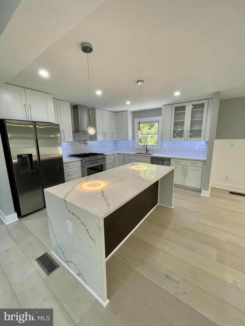 8638 Vernon Avenue photo 17