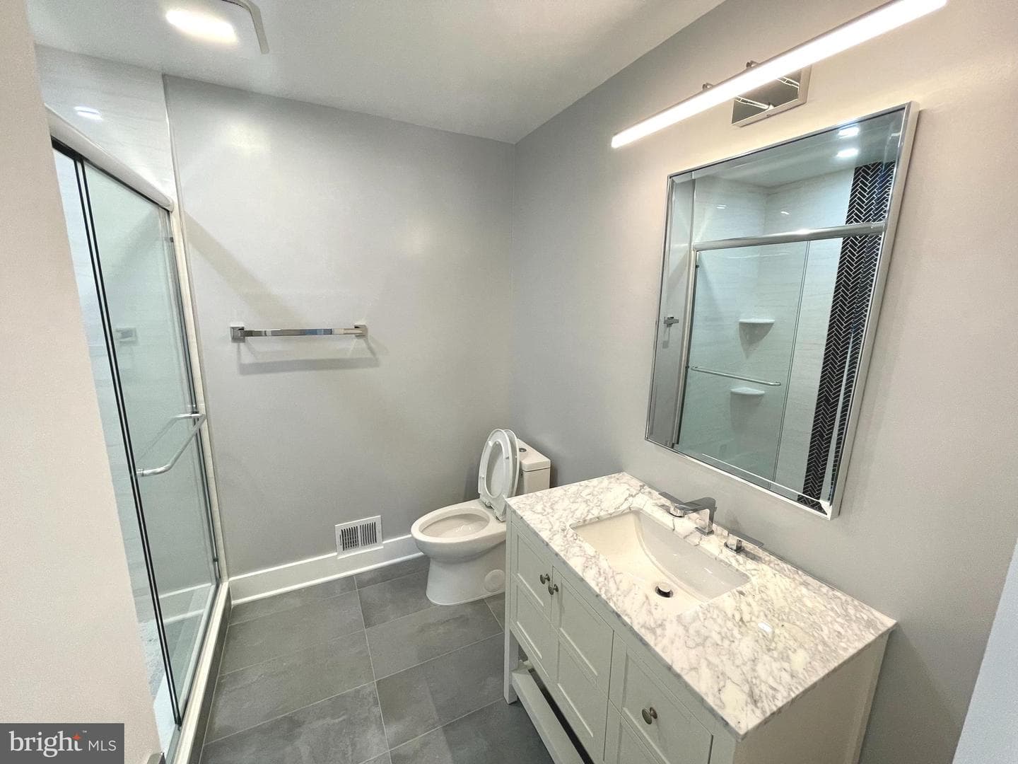 8638 Vernon Avenue photo 20