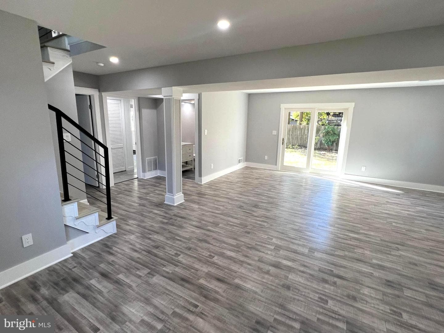 8638 Vernon Avenue photo 30