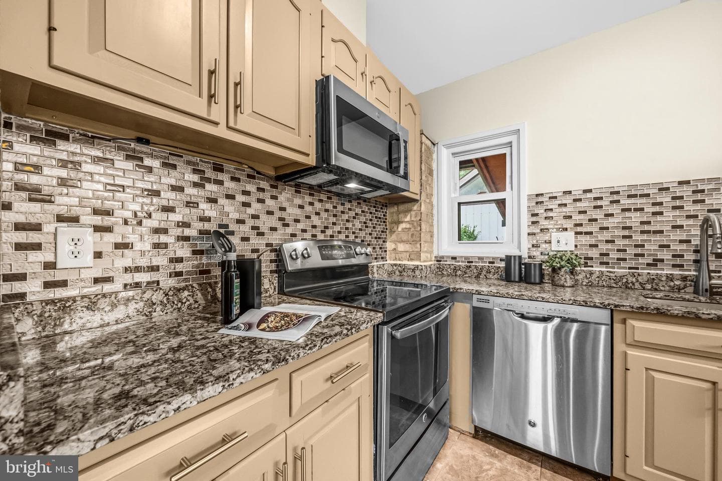 7802 Appledore Court photo 24