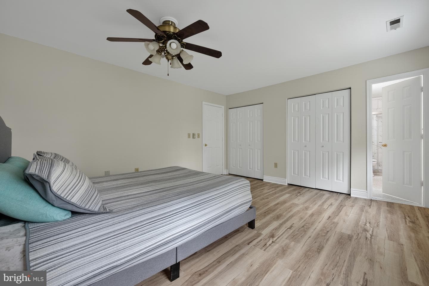15218 Sovereign Place photo 38