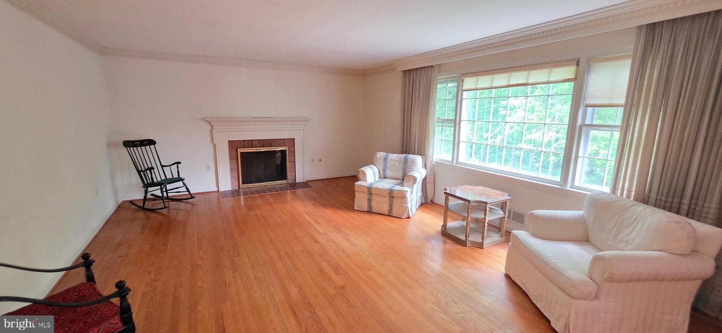 6220 Hardy Drive, Mclean