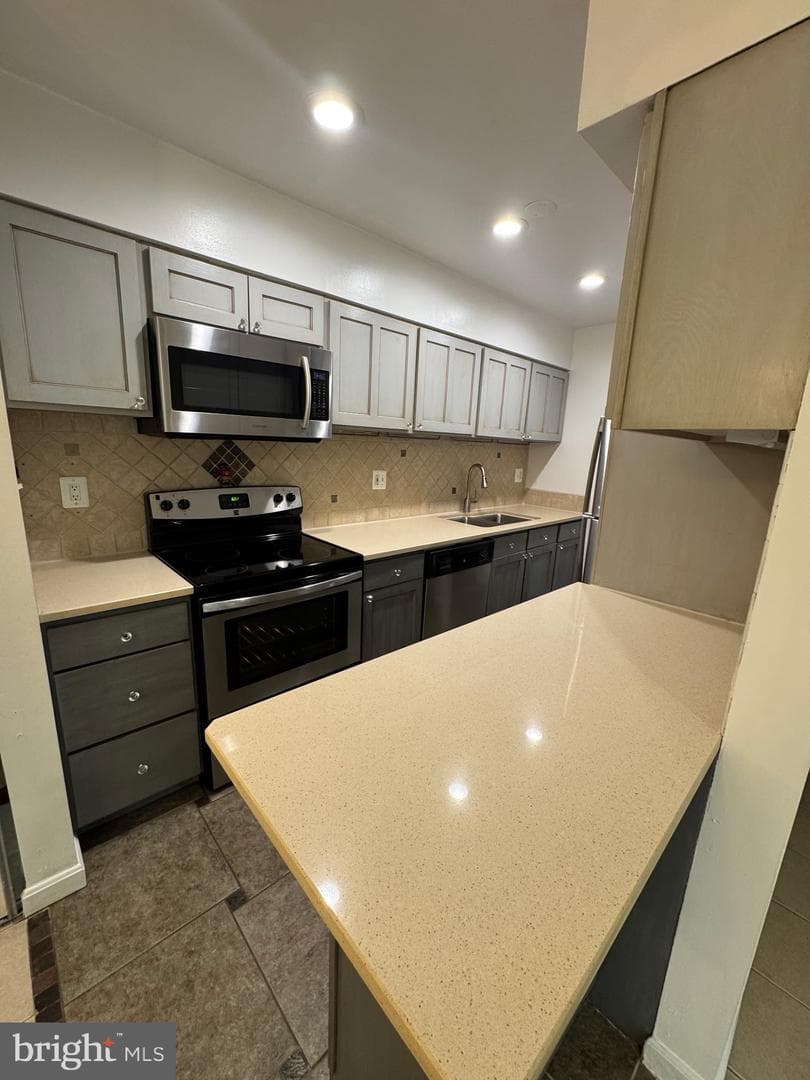 8353 Dunham Ct # 640 photo 3