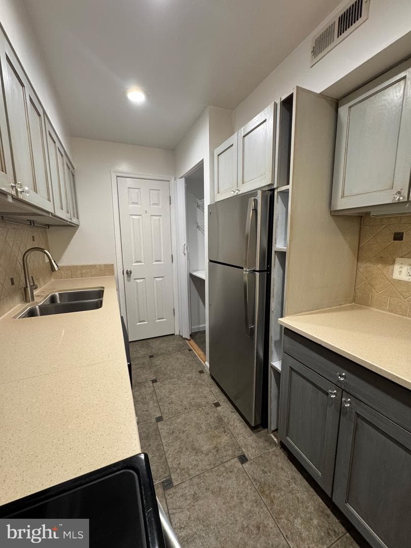 8353 Dunham Ct # 640 photo 4
