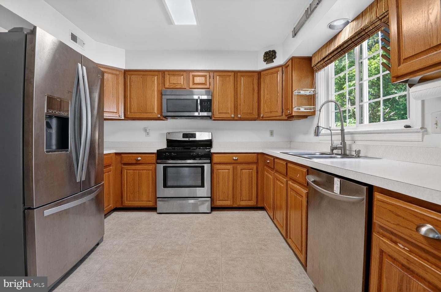 5724 Flagler Drive photo 3