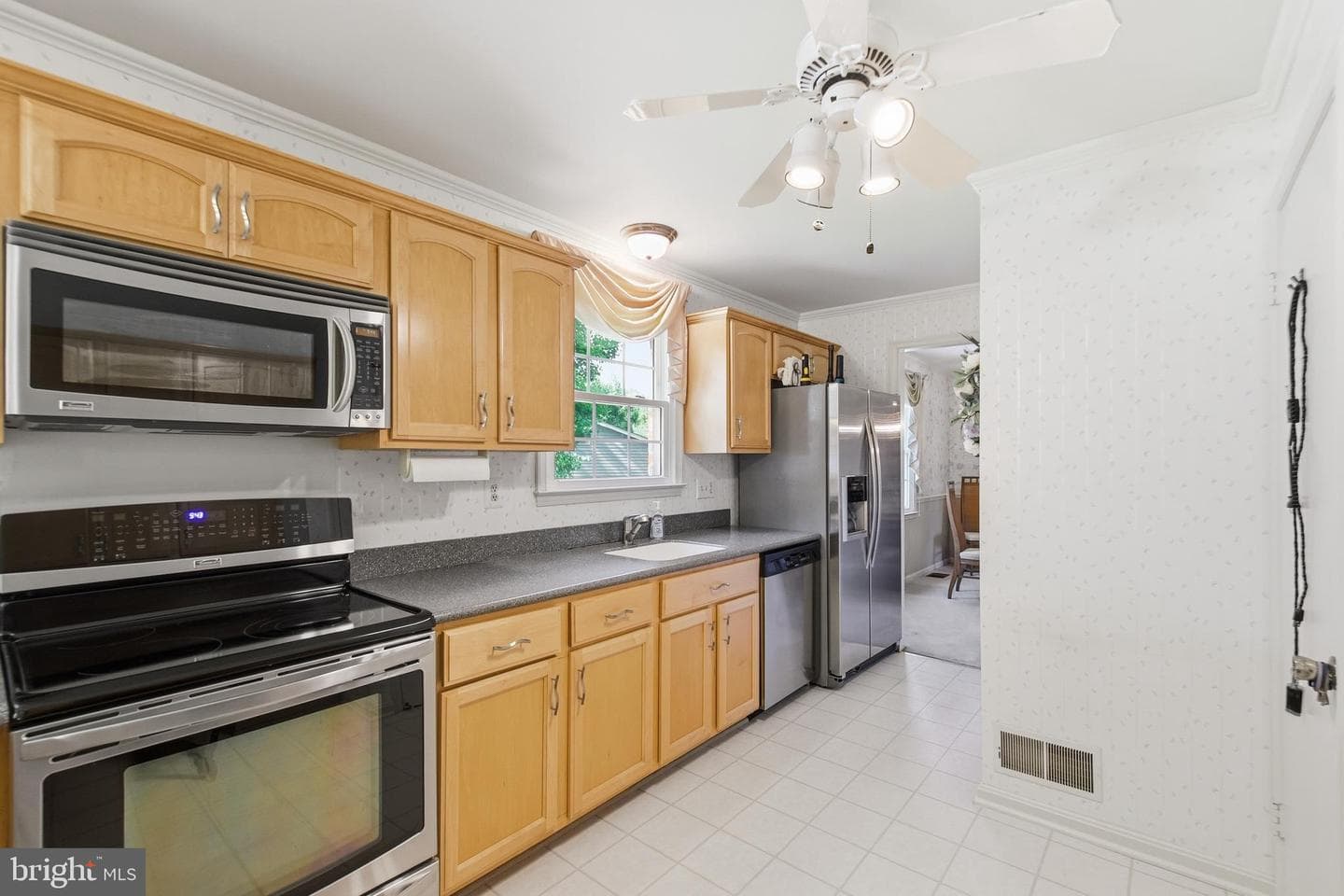 9385 Saddlemount Court photo 16