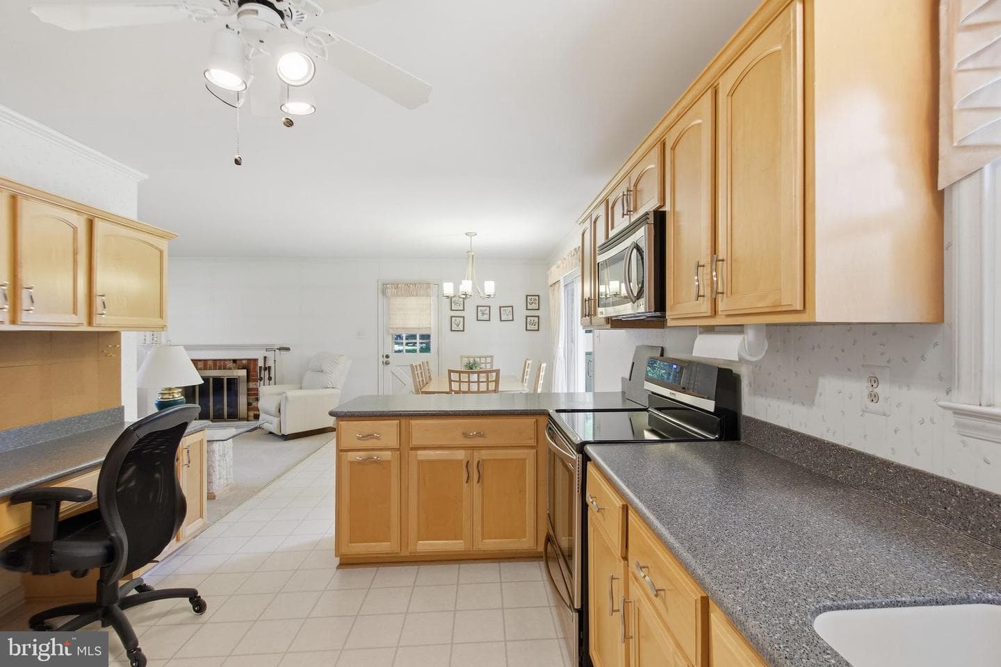 9385 Saddlemount Court photo 18