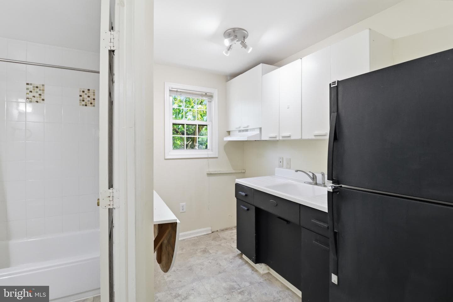 6402 The Parkway photo 16