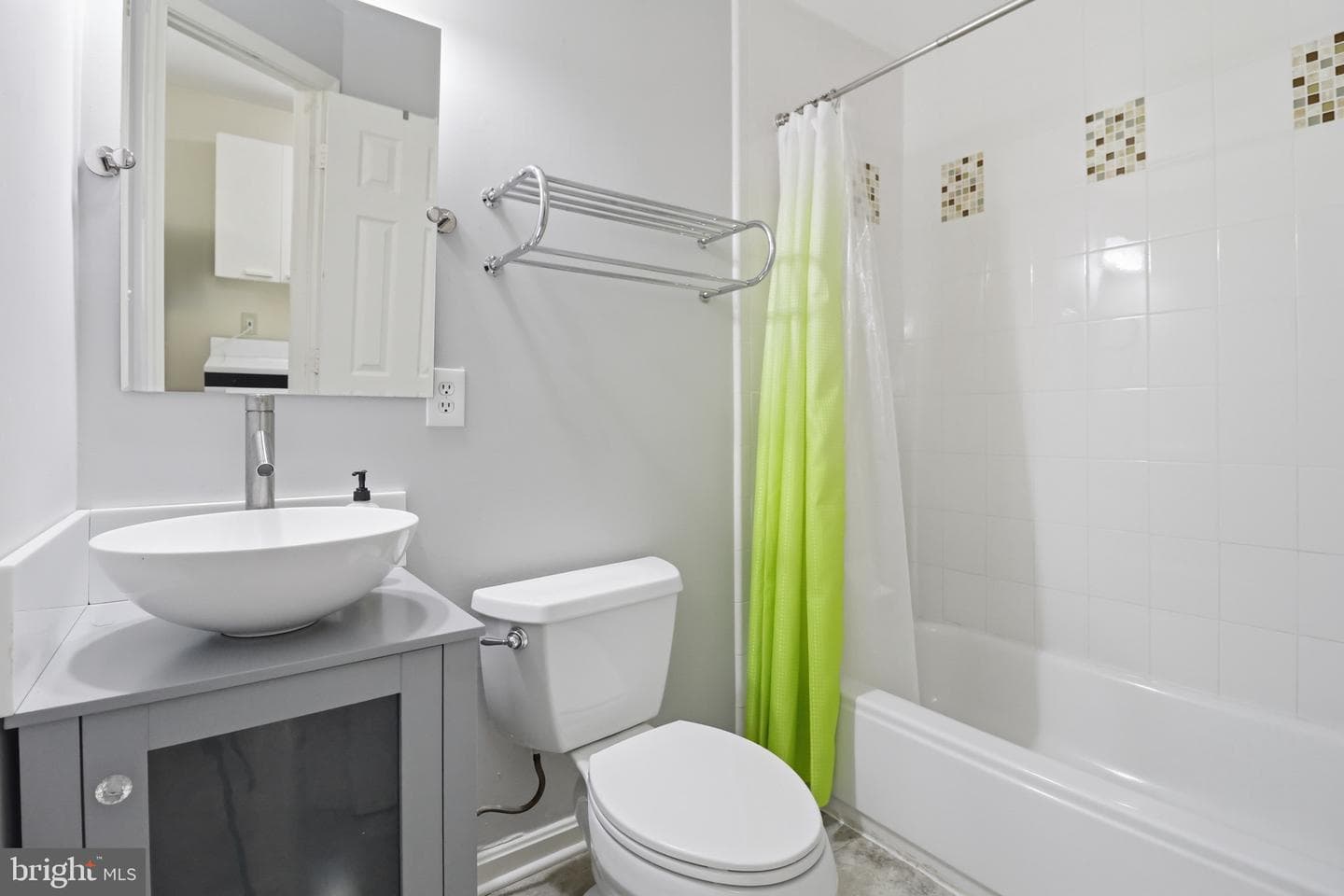 6402 The Parkway photo 18