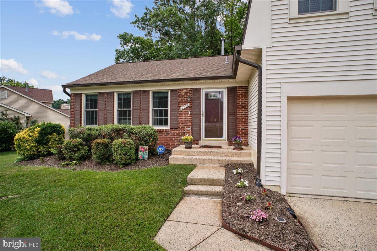 9739 Ironmaster Drive photo 2