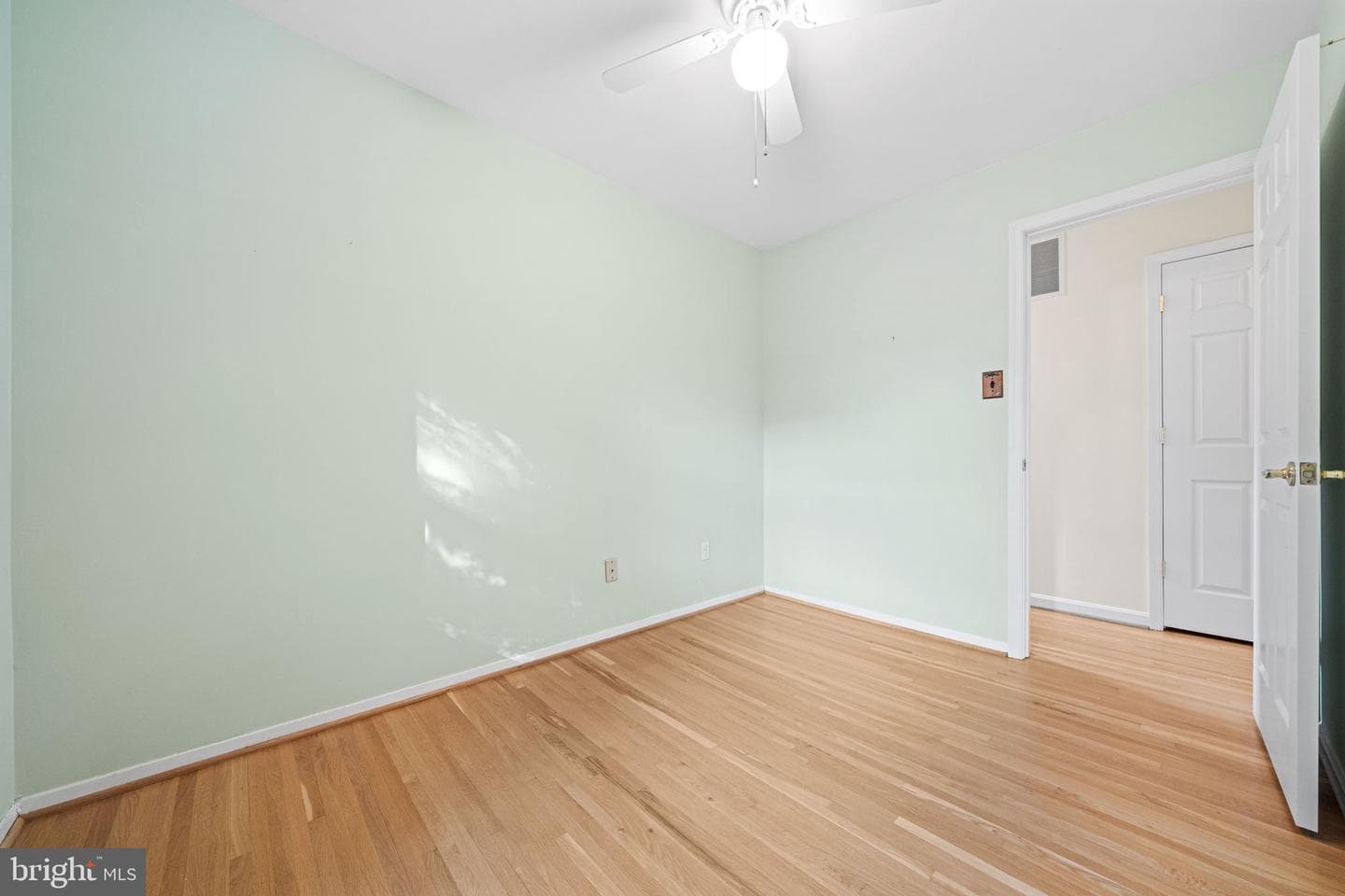 8522 Fairburn Drive photo 29