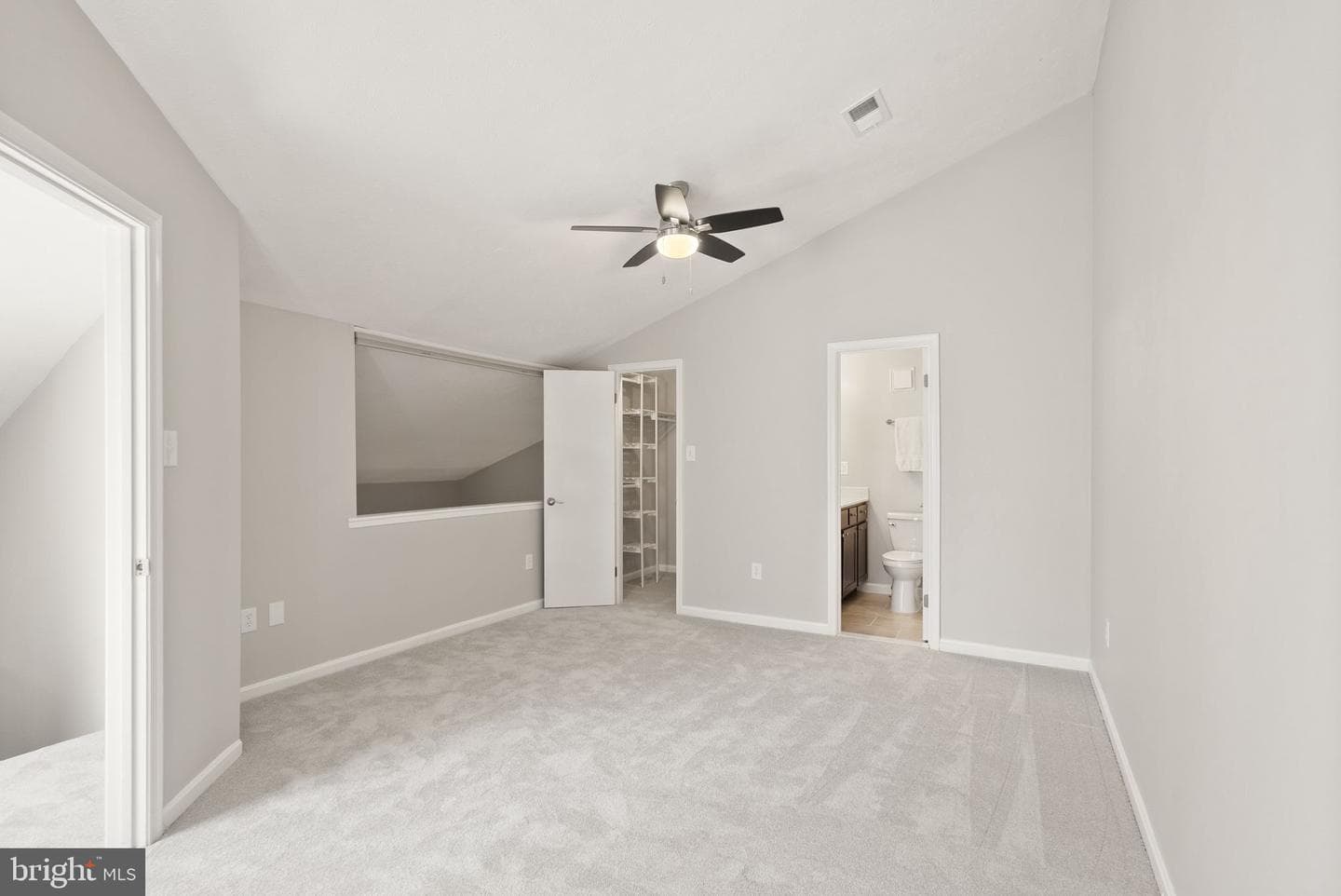 10158 Oakton Terrace Road photo 23