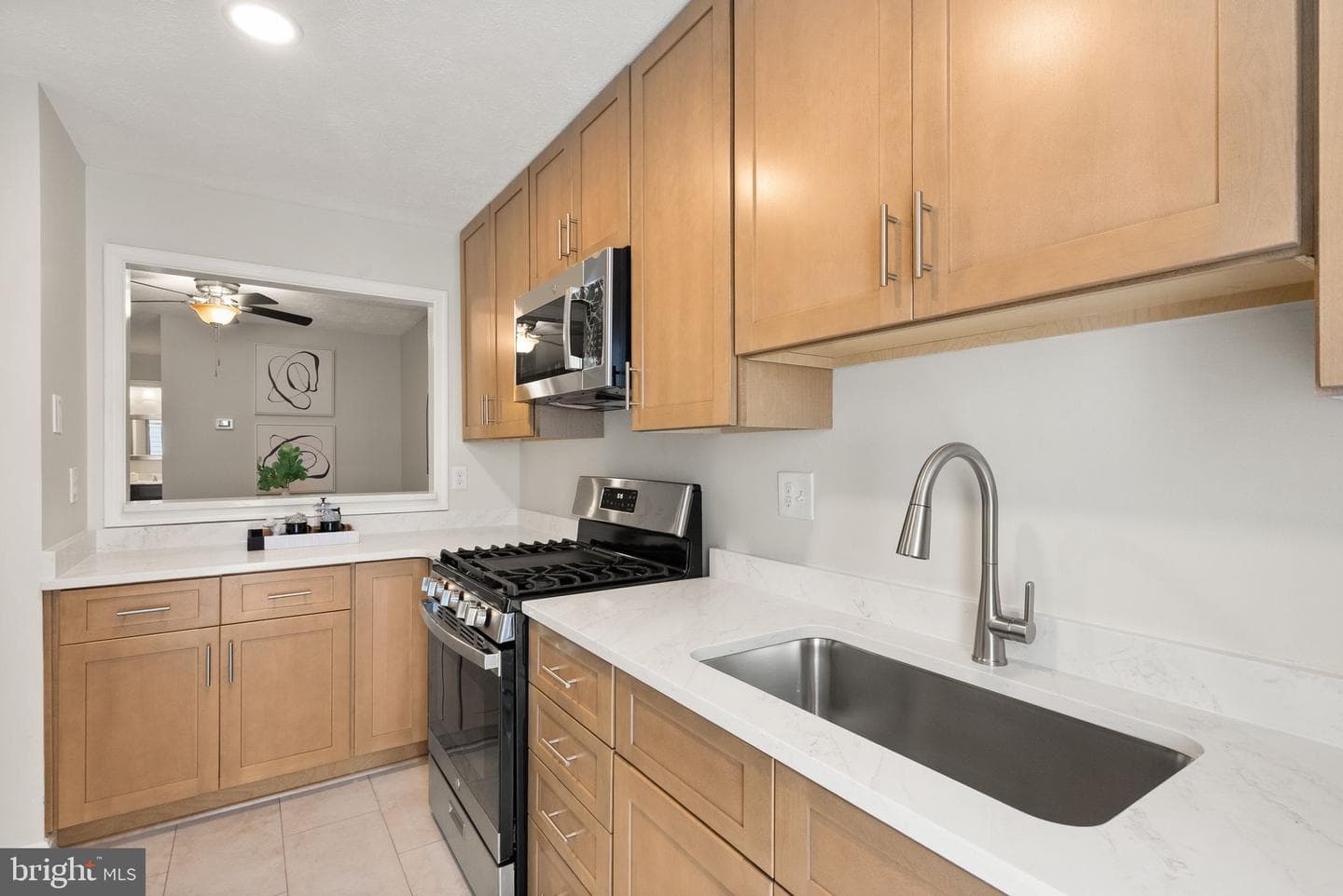 10158 Oakton Terrace Road photo 9